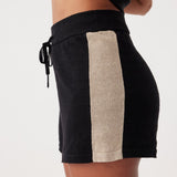 Larri Short
